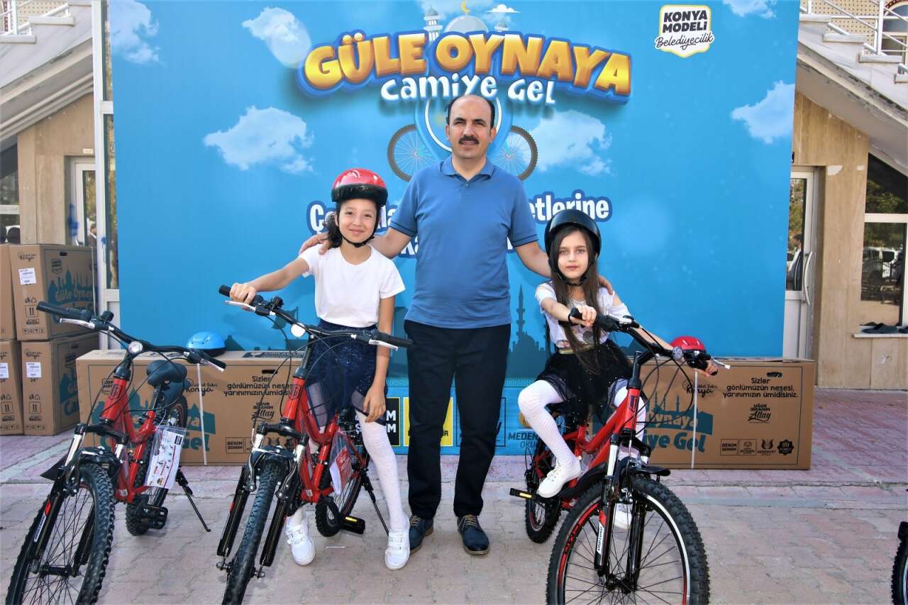 Okullar tatile girdi, şimdi sıra bisiklet hediyeli Konya geleneğinde 16